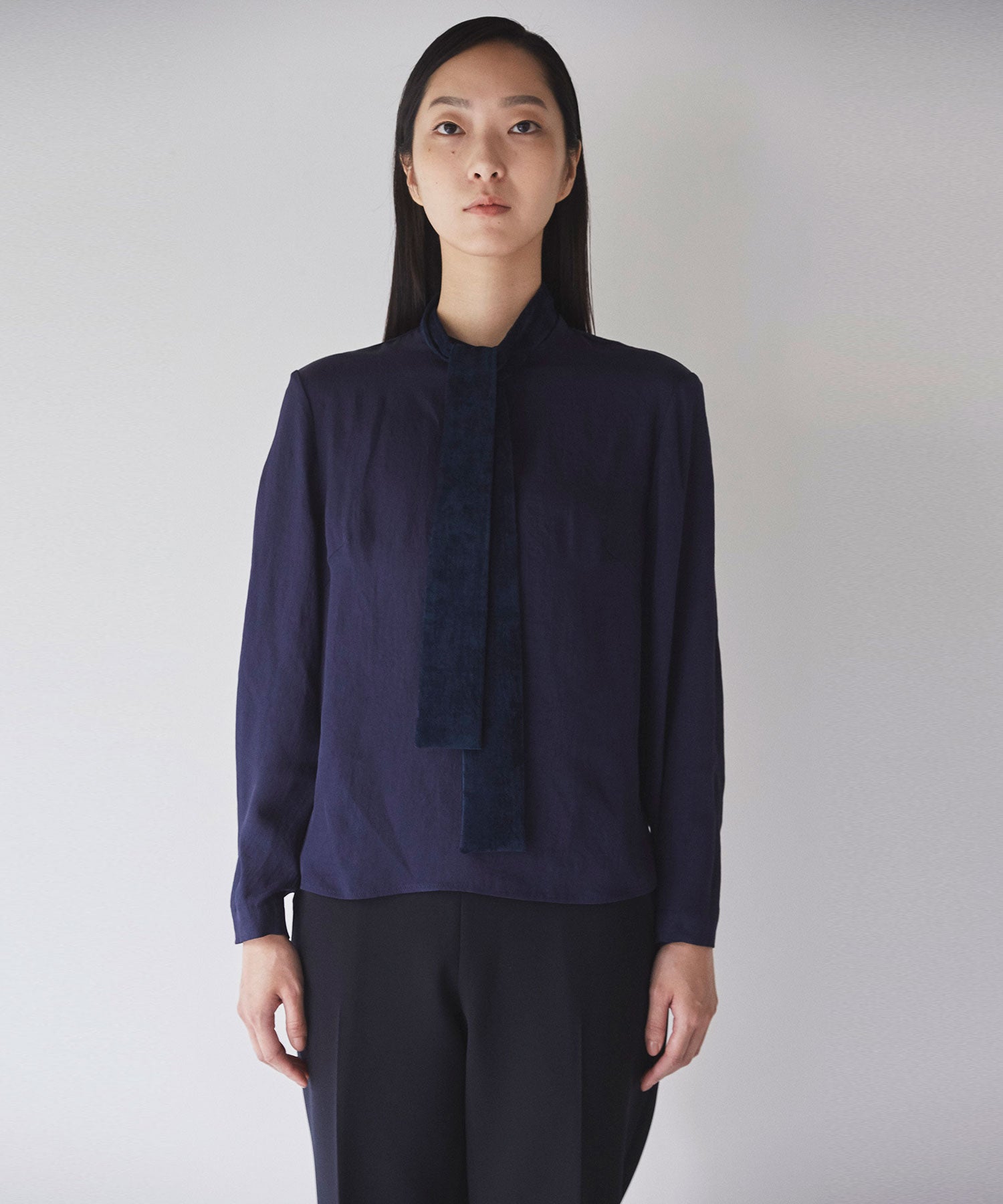 Melty Tie Blouse｜THE LINER(ザ ライナー)公式通販