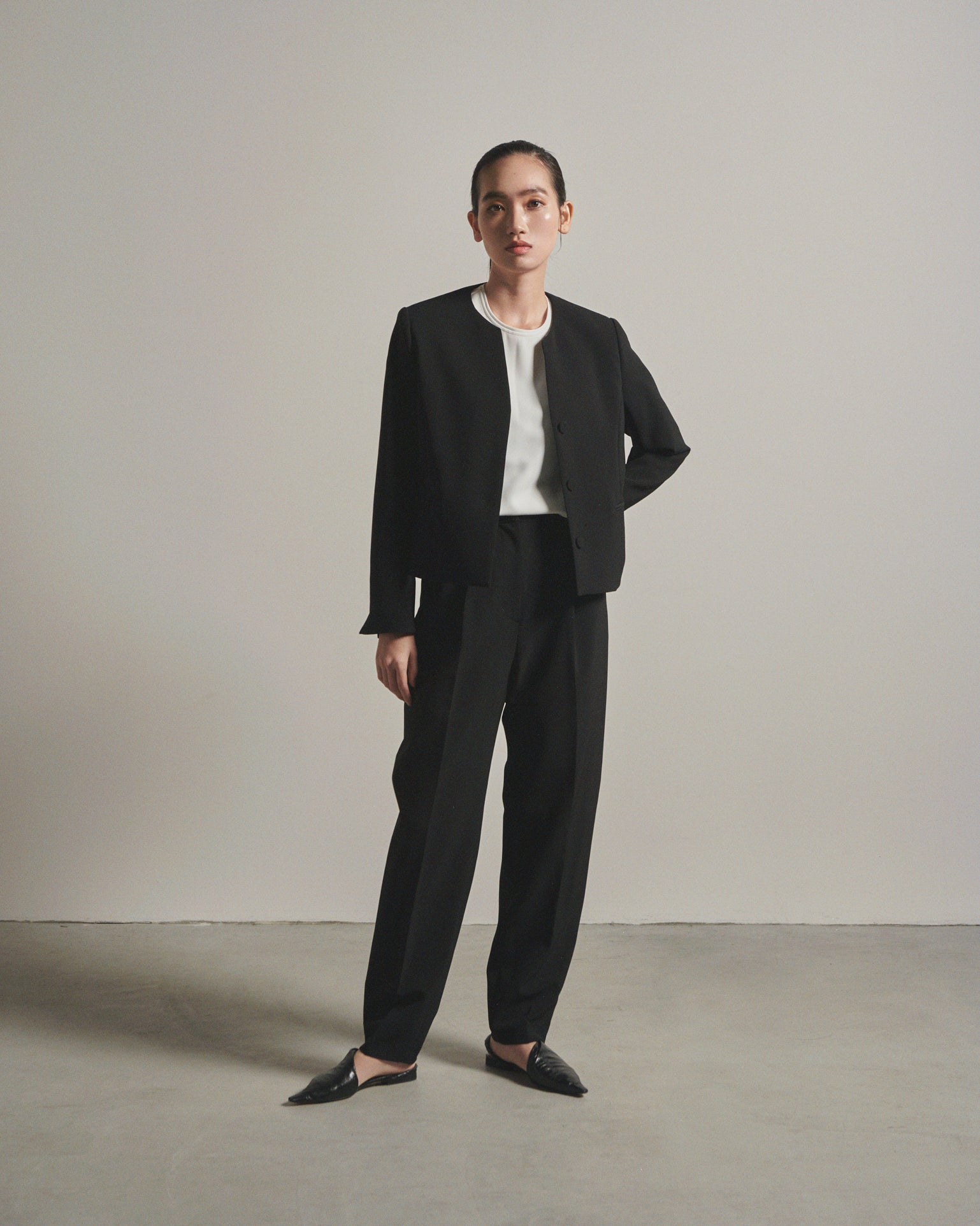 Crew-V Neck Jacket｜THE LINER(ザ ライナー)公式通販｜ノー