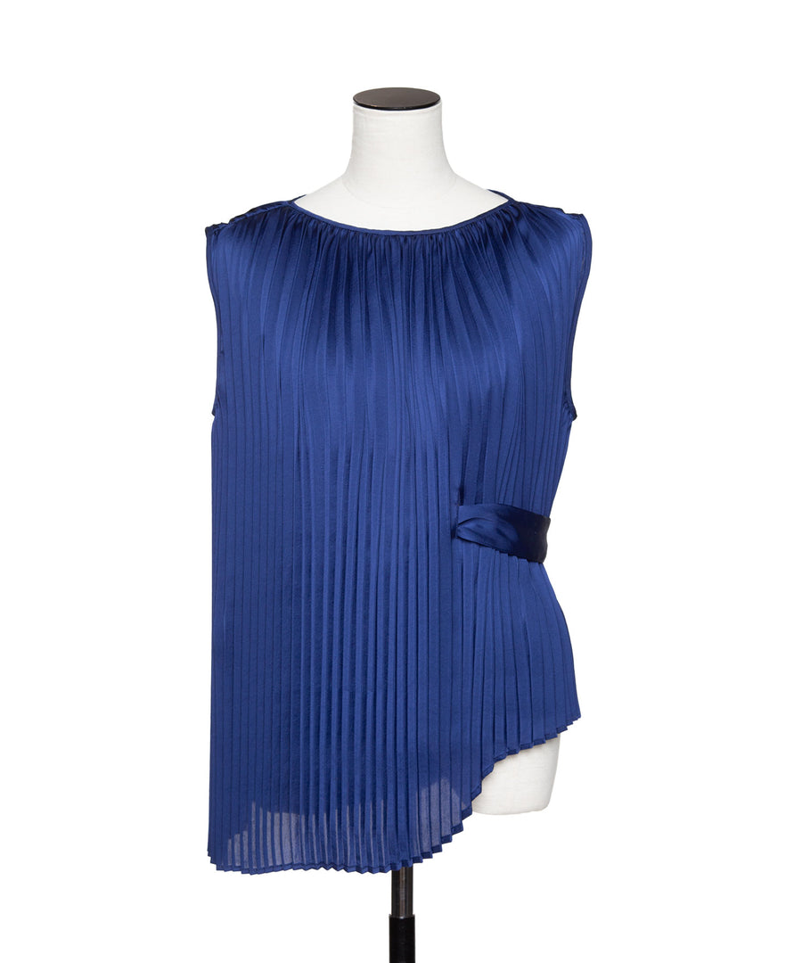 Curve Pleats Tops
